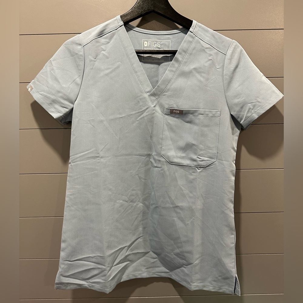 FIGS One Pocket Catarina Scrub Top in Dusty Blue